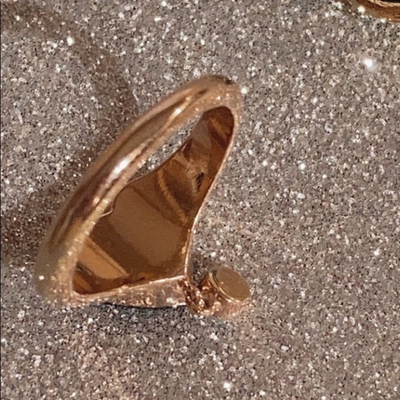 ๐Beautiful Green RING - Picture 6 of 6